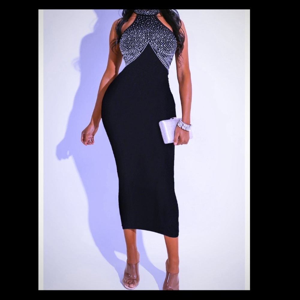 Elegant yet sexy knee length dress!